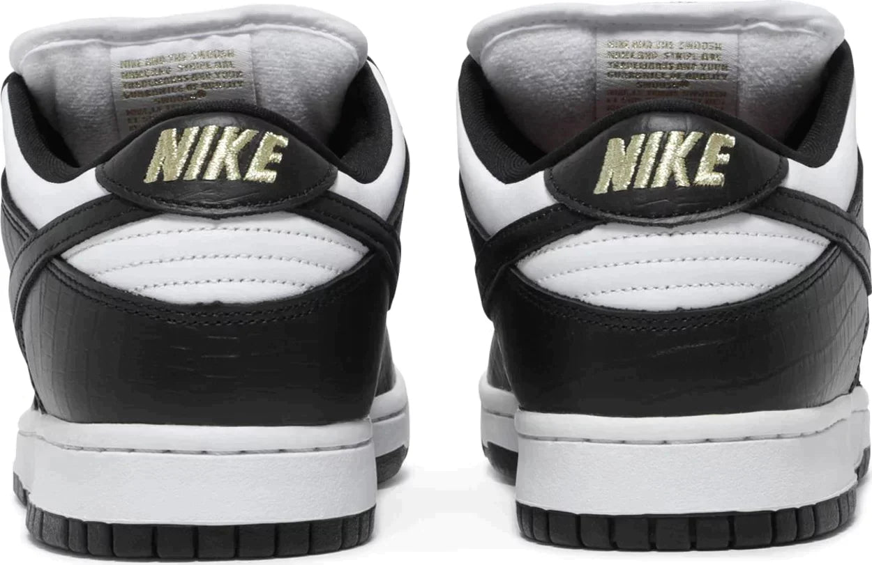 Nike SB Dunk Low Supreme Stars SB QS 'Black' (2021) Sneakers